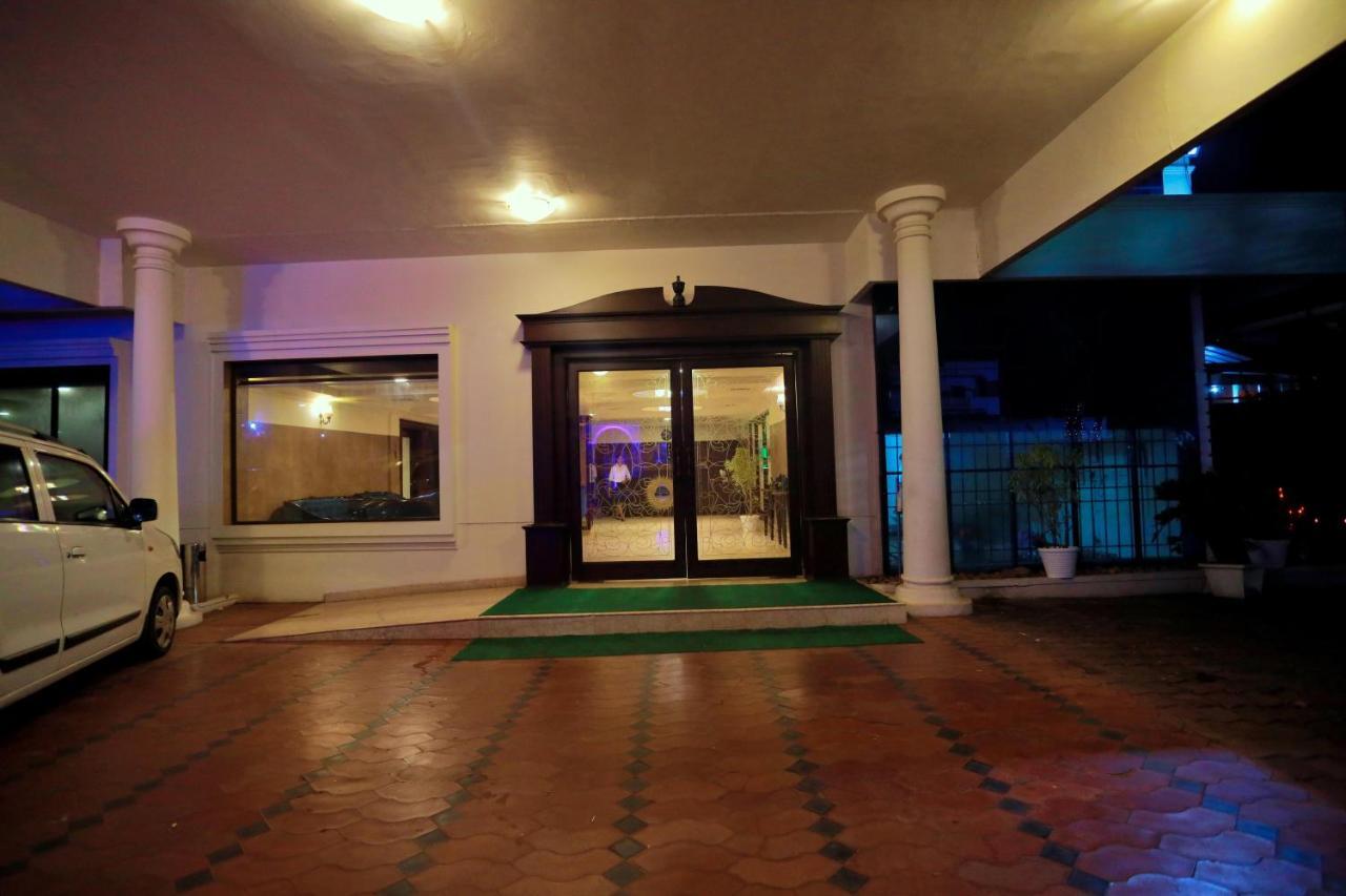 Hotel Edassery Mansion Kochi Bagian luar foto