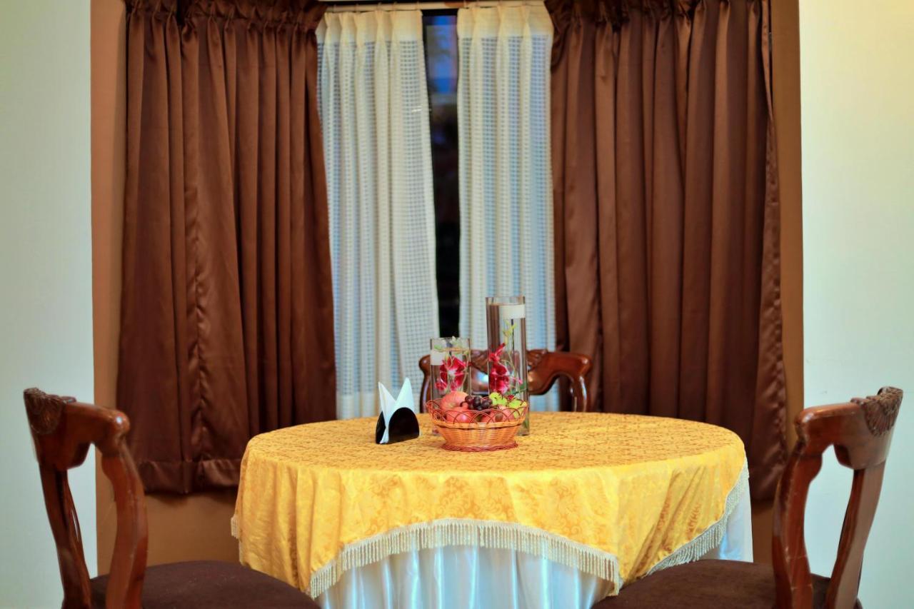 Hotel Edassery Mansion Kochi Bagian luar foto