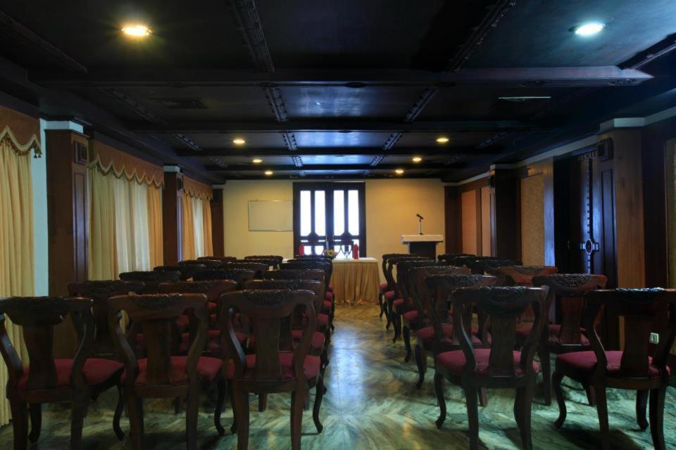 Hotel Edassery Mansion Kochi Bagian luar foto